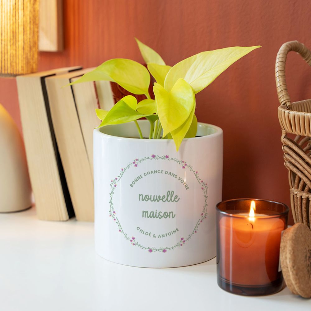 Pot de fleurs personnalisé avec couronne de fleurs et texte