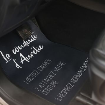 Tapis voiture personnalisé avec 5 lignes